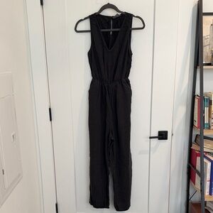 Universal Thread Black V-Neck Jumpsuit